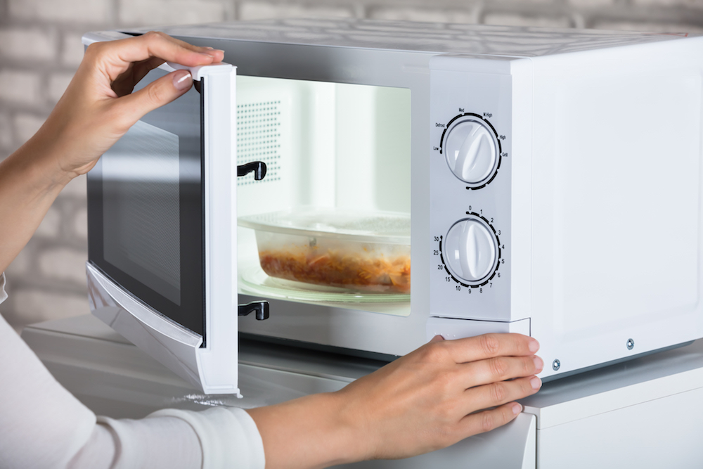 Debunking the Myth That Microwave Ovens Are Harmless